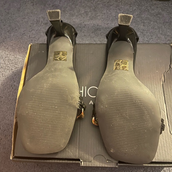 USED Fashion Nova Gold Chain Heels sz 8.5 - Picture 3 of 3